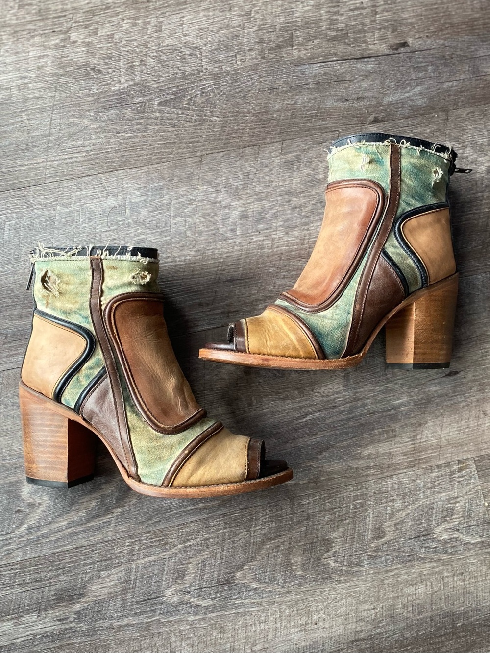 Freebird Stock Heels *RARE* - Picture 2 of 7